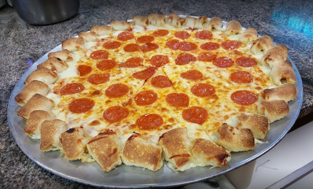 Frank's Pizza & Restaurant Photo 3