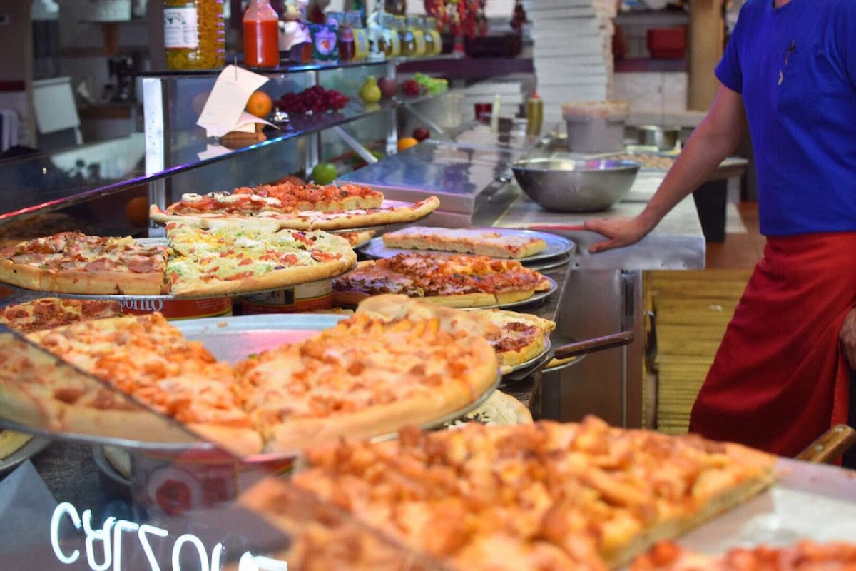 Frank's Pizza & Restaurant Photo 4
