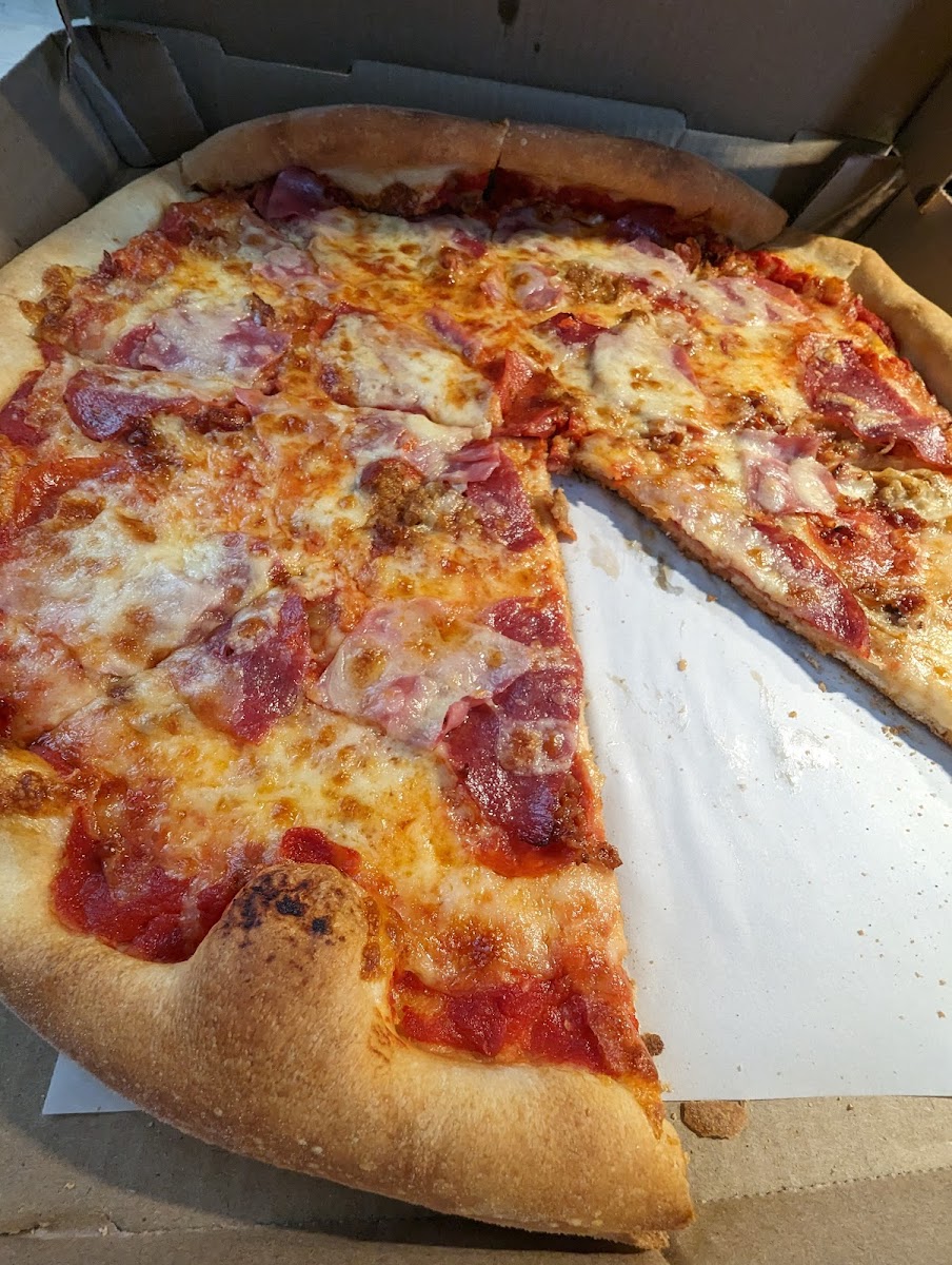 Frank's Pizza & Restaurant Photo 8