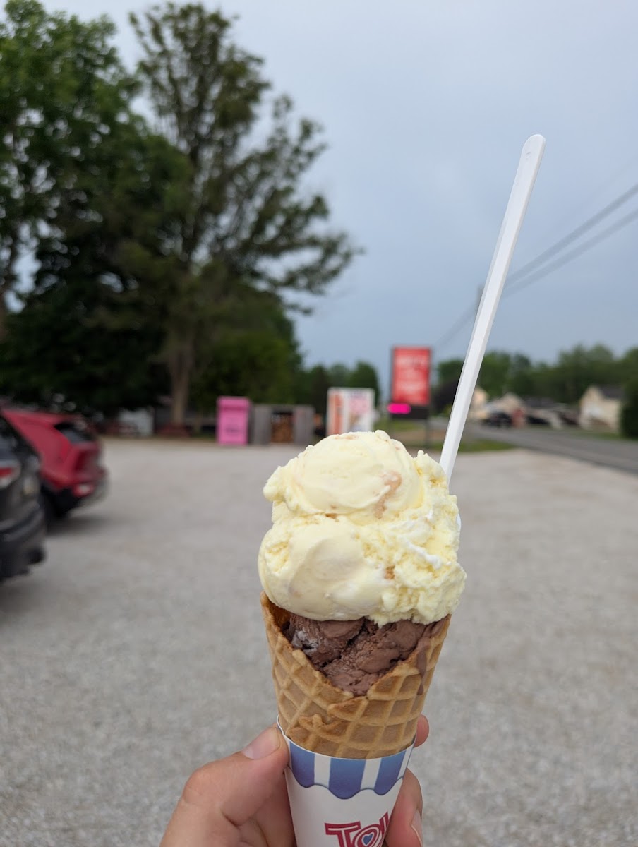 Yorkie's Grille & Custard Photo 4