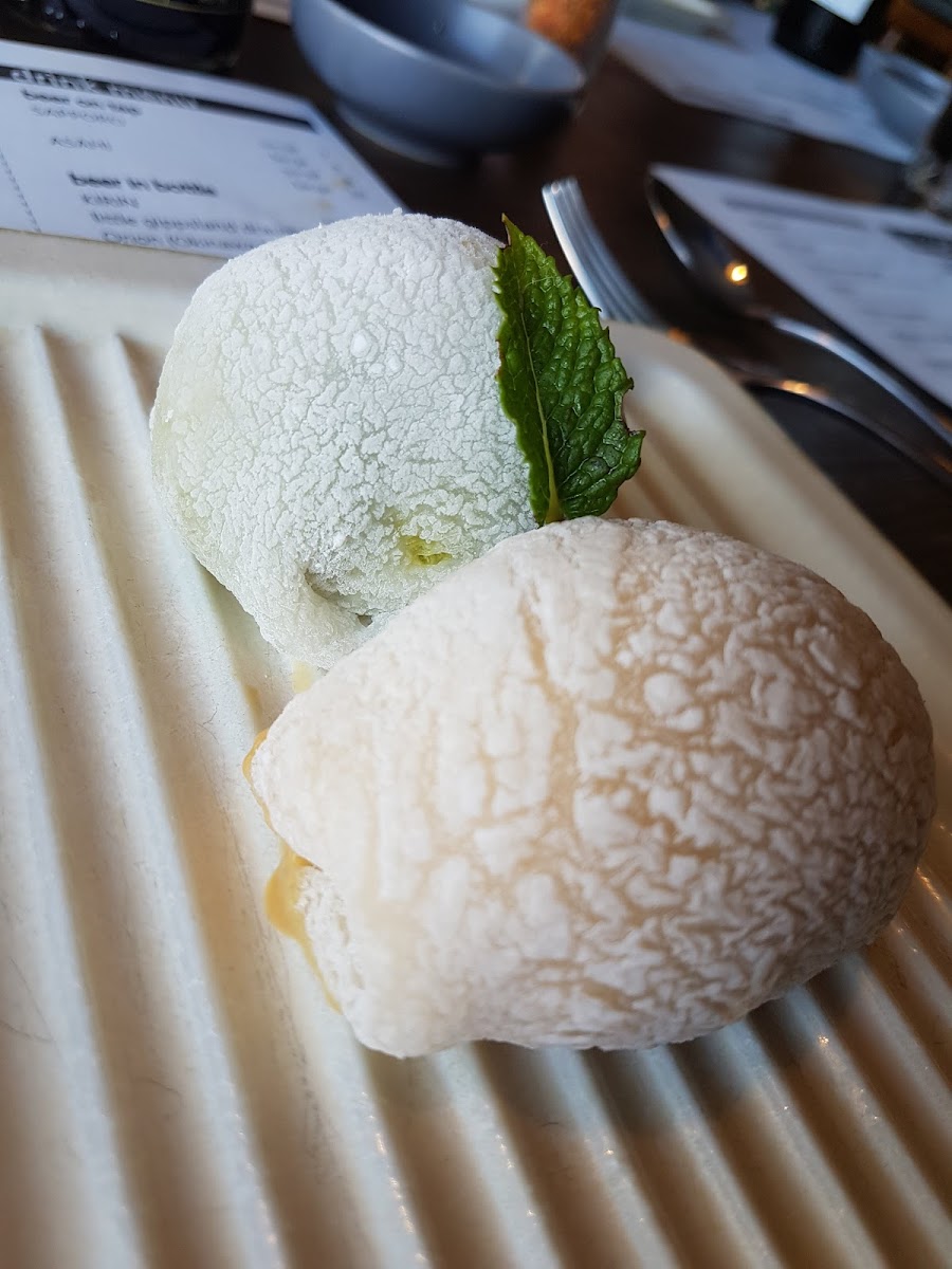 A red dot Japanese Restaurant Photo 10