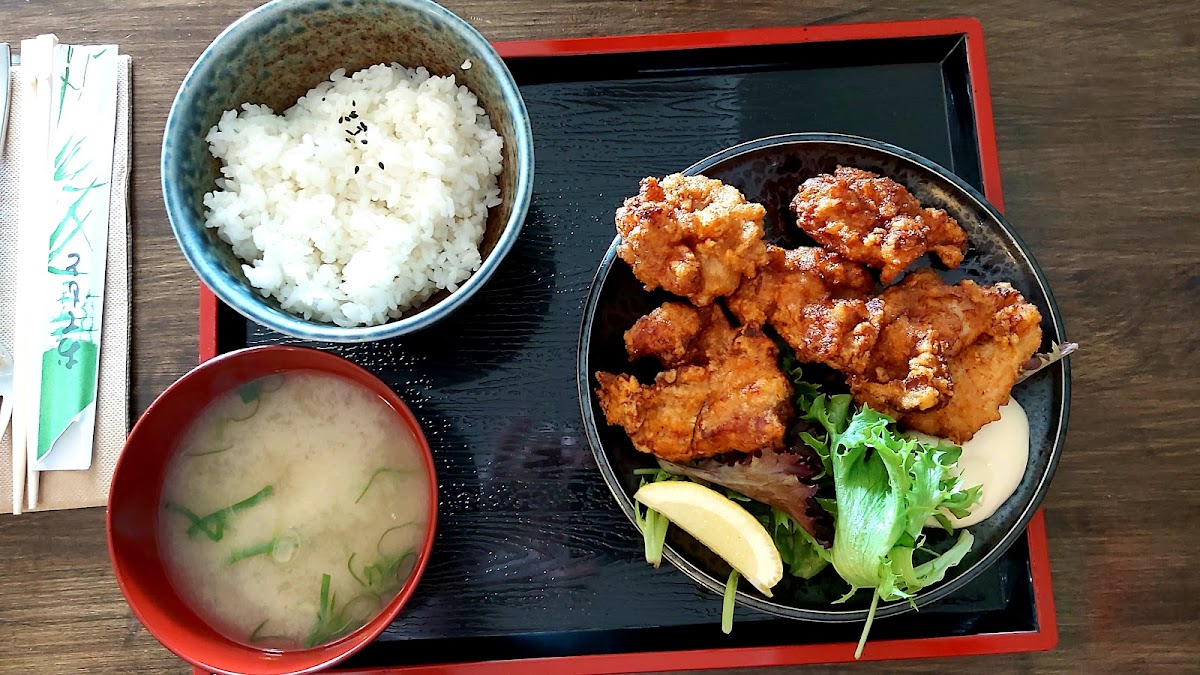 A red dot Japanese Restaurant Photo 2