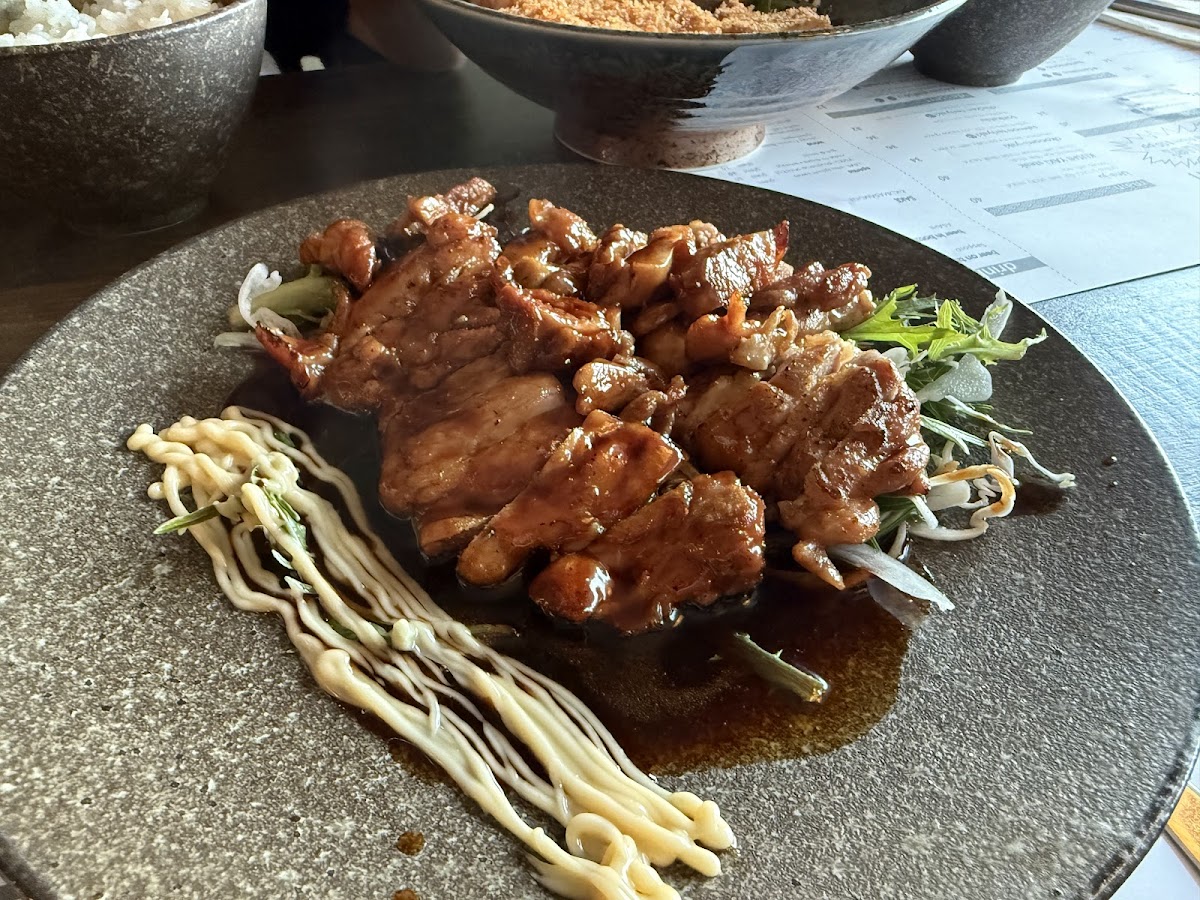 A red dot Japanese Restaurant Photo 4