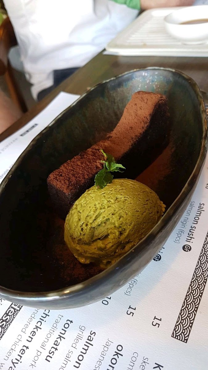 A red dot Japanese Restaurant Photo 7