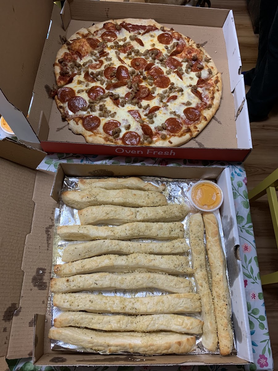 Roths Pizzeria Photo 10