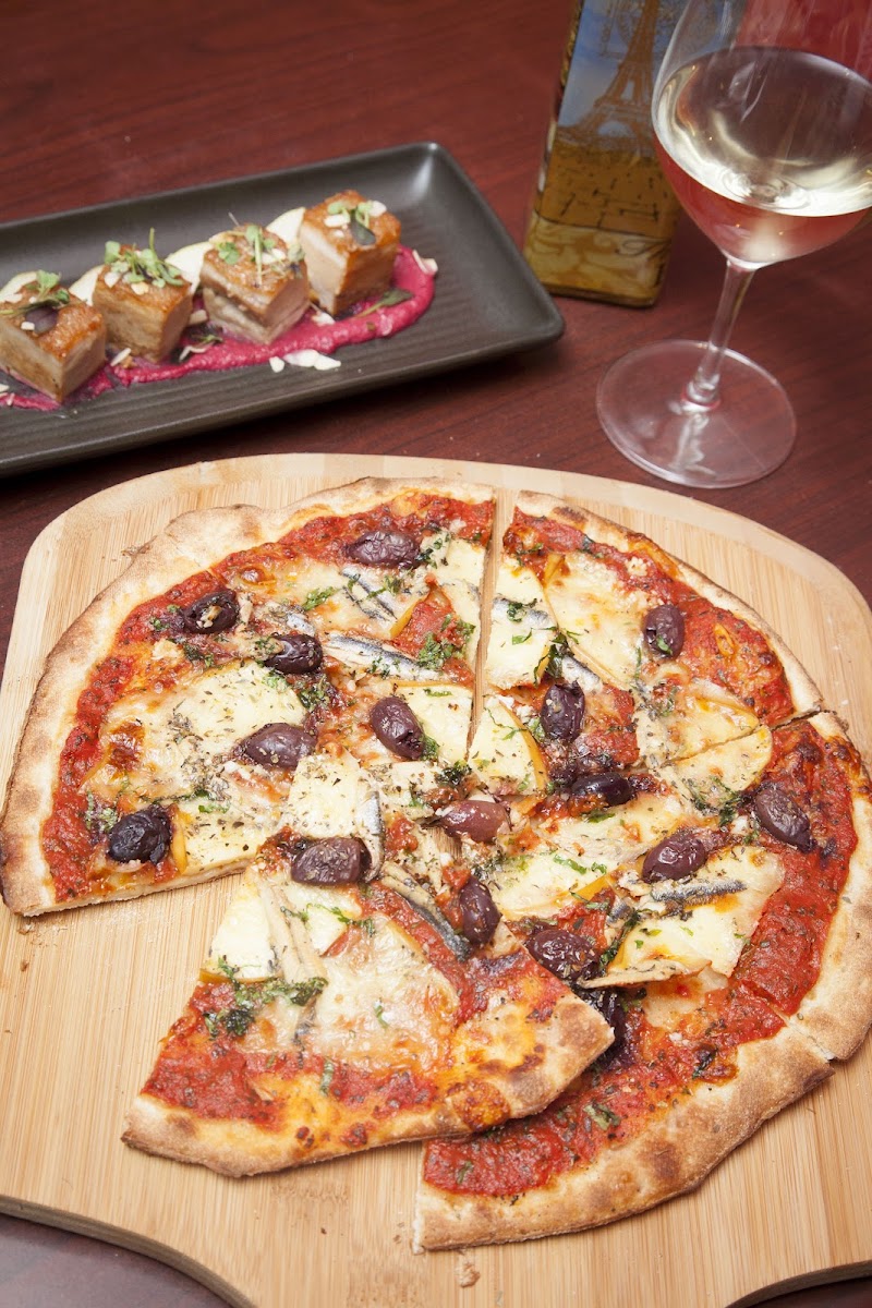 Pizza Vino Photo 3