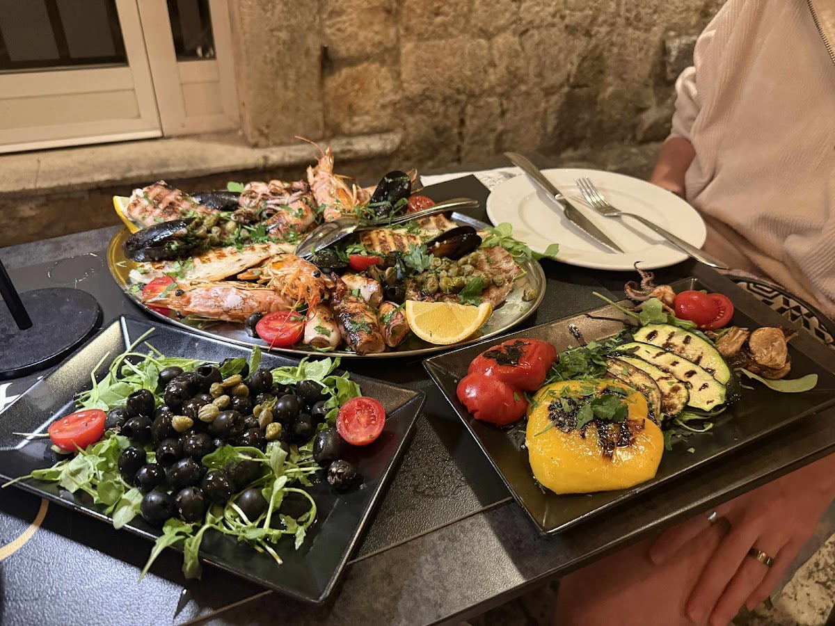Castello mediteranean restaurant Photo 3