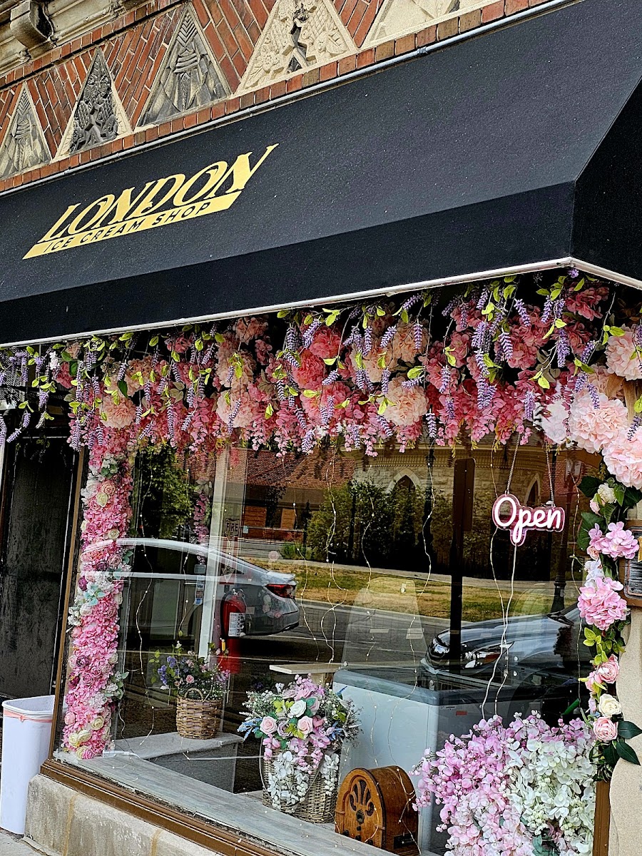 London Ice Cream Shop