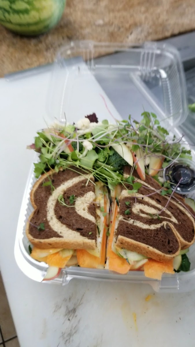 Julia's Juice Bar Photo 2