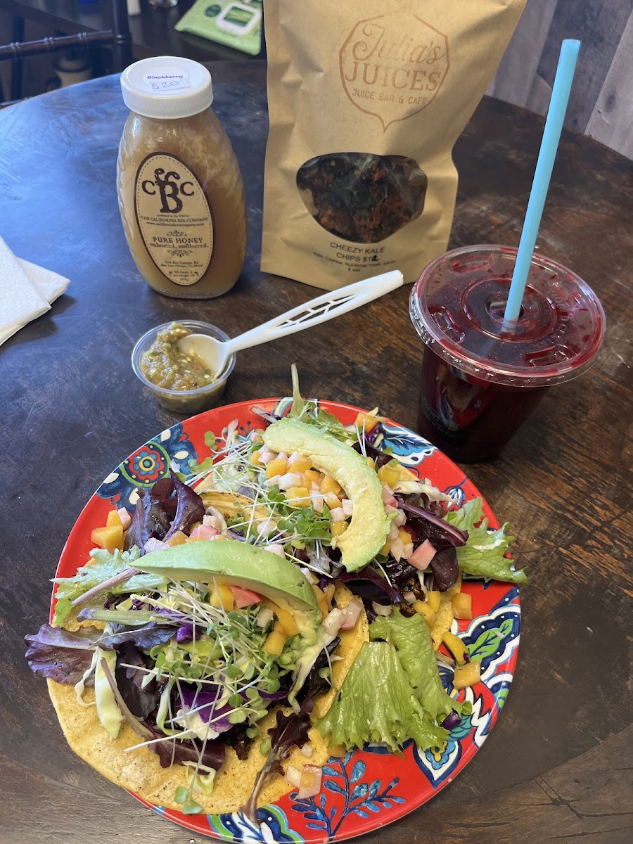Julia's Juice Bar Photo 3