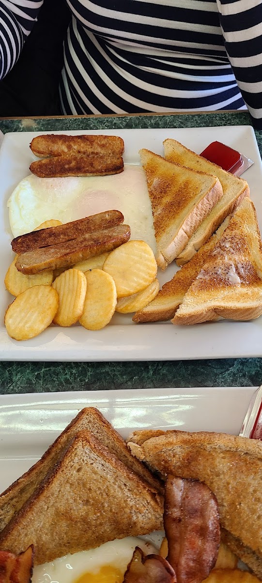 Johnny's Eatery Photo 8
