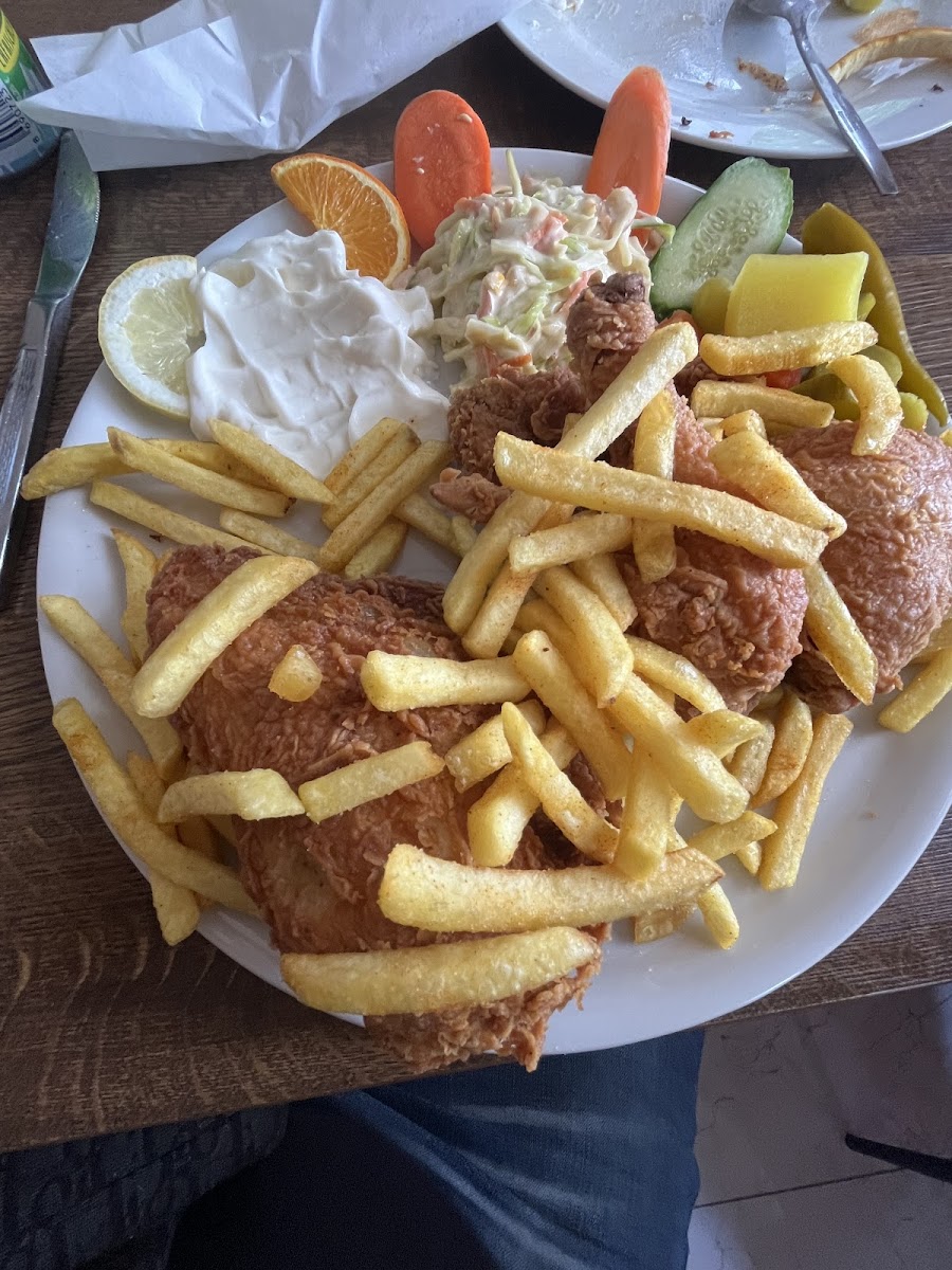 مطعم التوأم /Twins Restaurant Photo 4