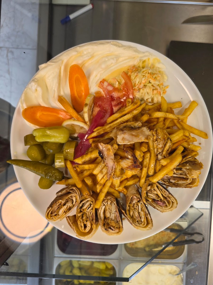 مطعم التوأم /Twins Restaurant Photo 7
