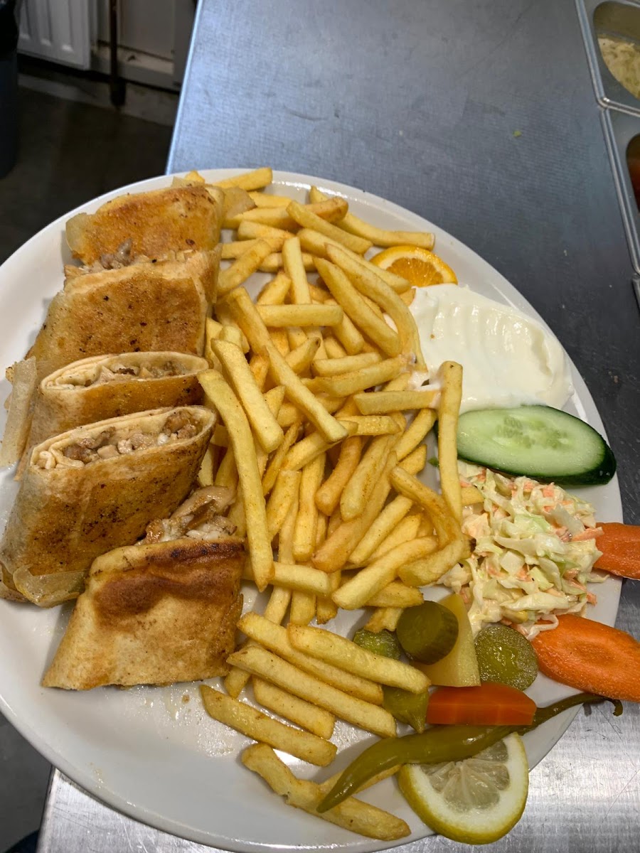 مطعم التوأم /Twins Restaurant Photo 8