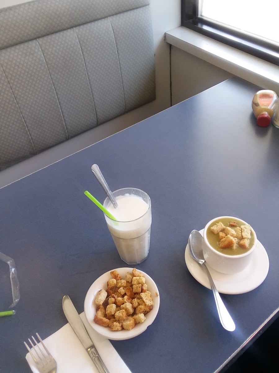 Village Diner Photo 8