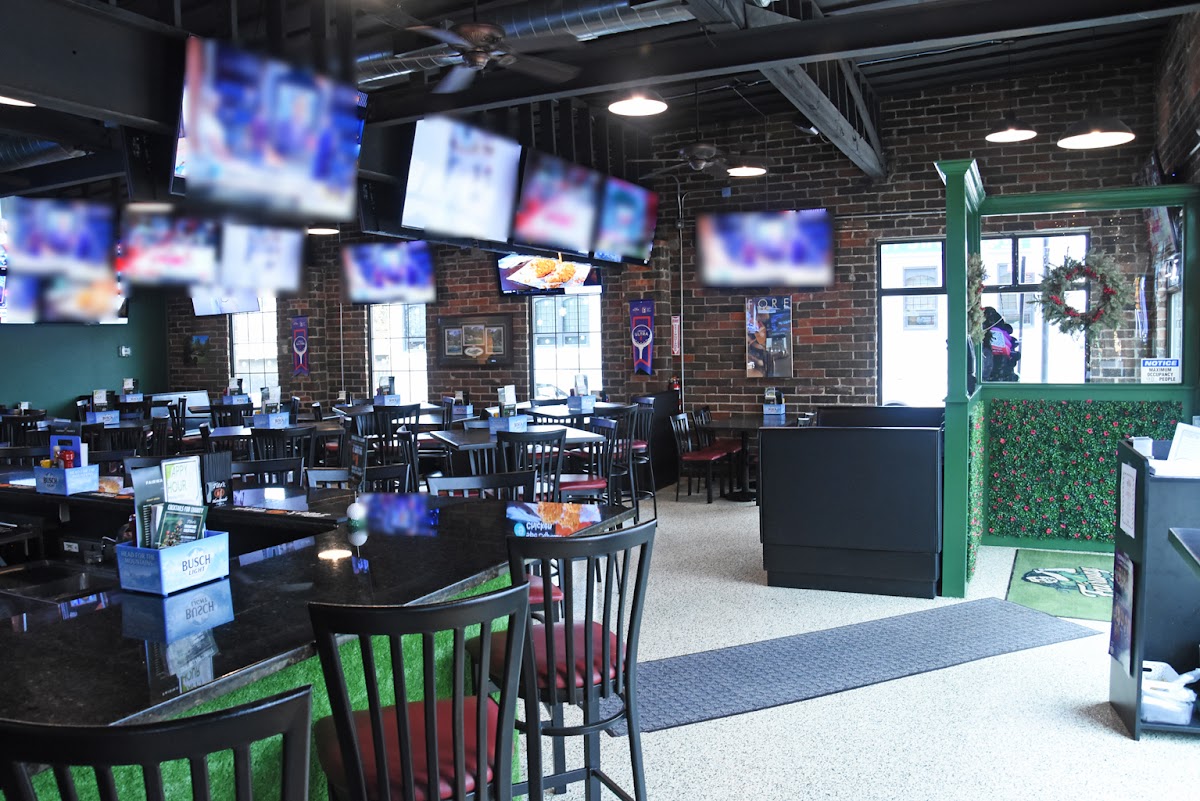 Fairway Frank's Bar & Grill Photo 7