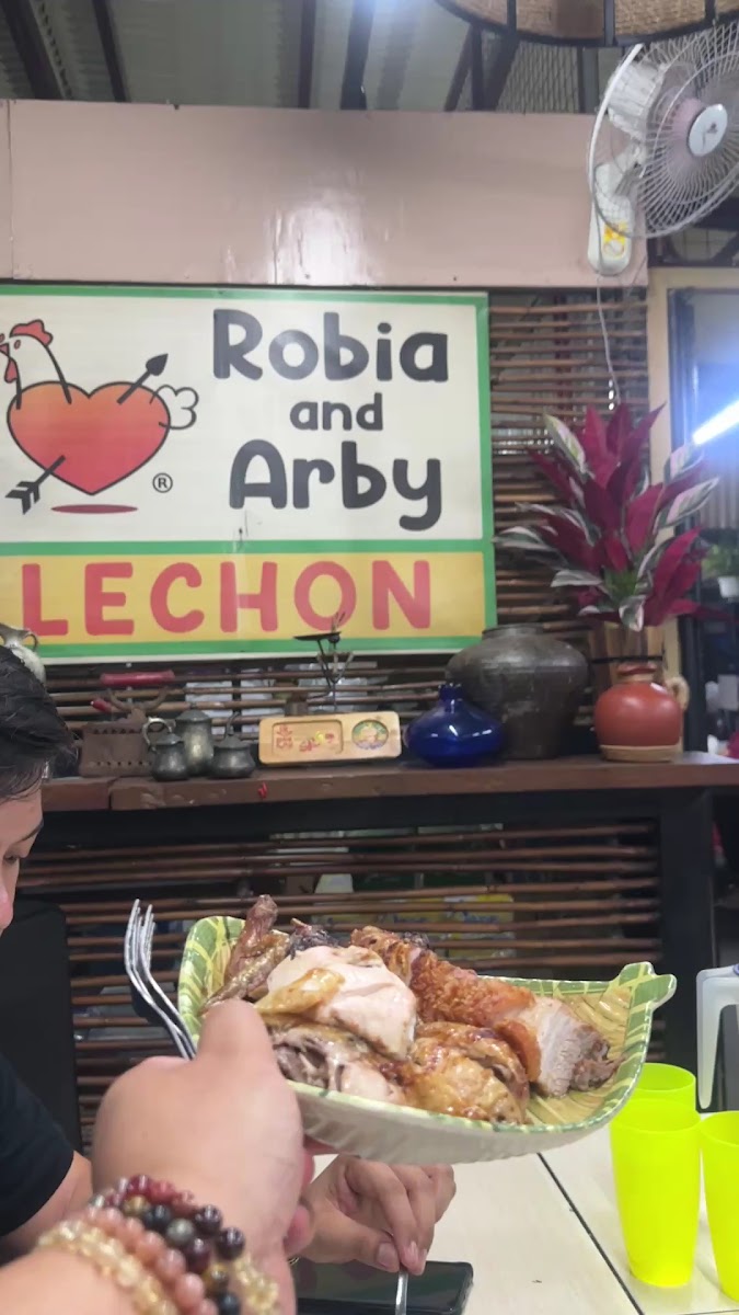 Robia & Arby Lechon Photo 3