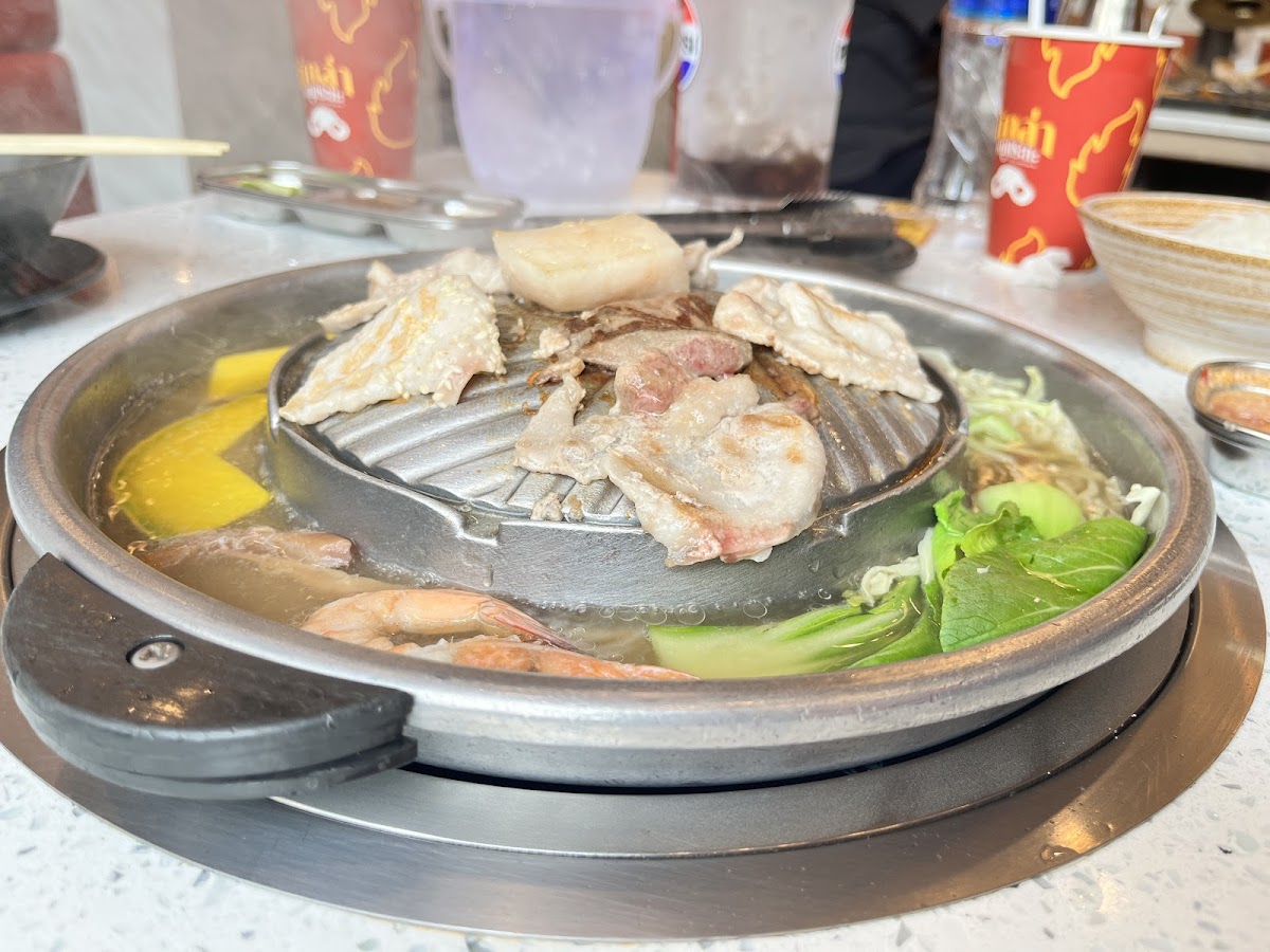 Nak La Mookata Charn at the avenue Photo 3