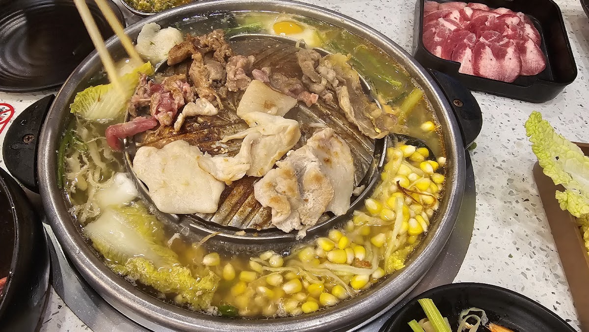 Nak La Mookata Charn at the avenue Photo 4