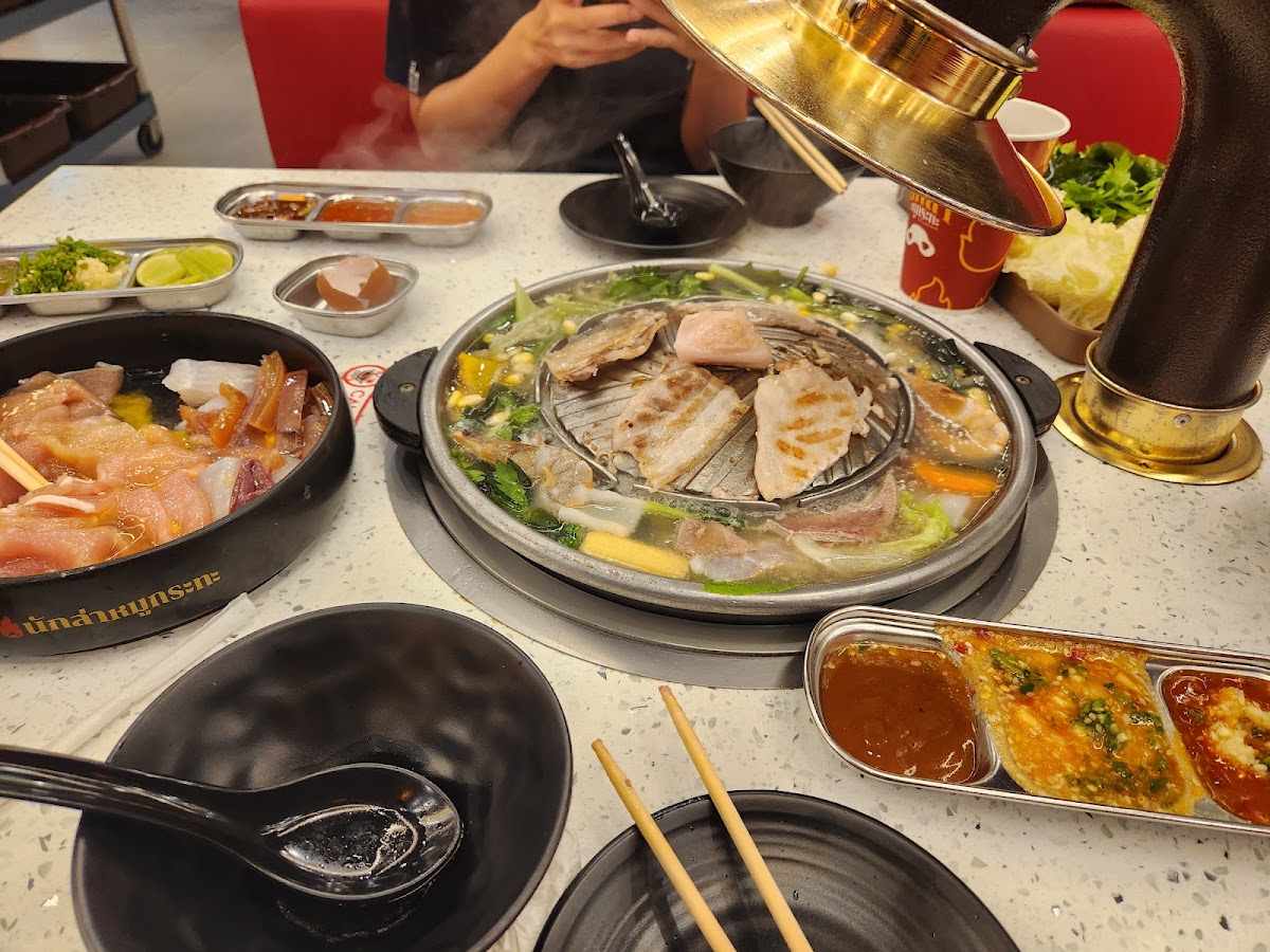 Nak La Mookata Charn at the avenue Photo 5