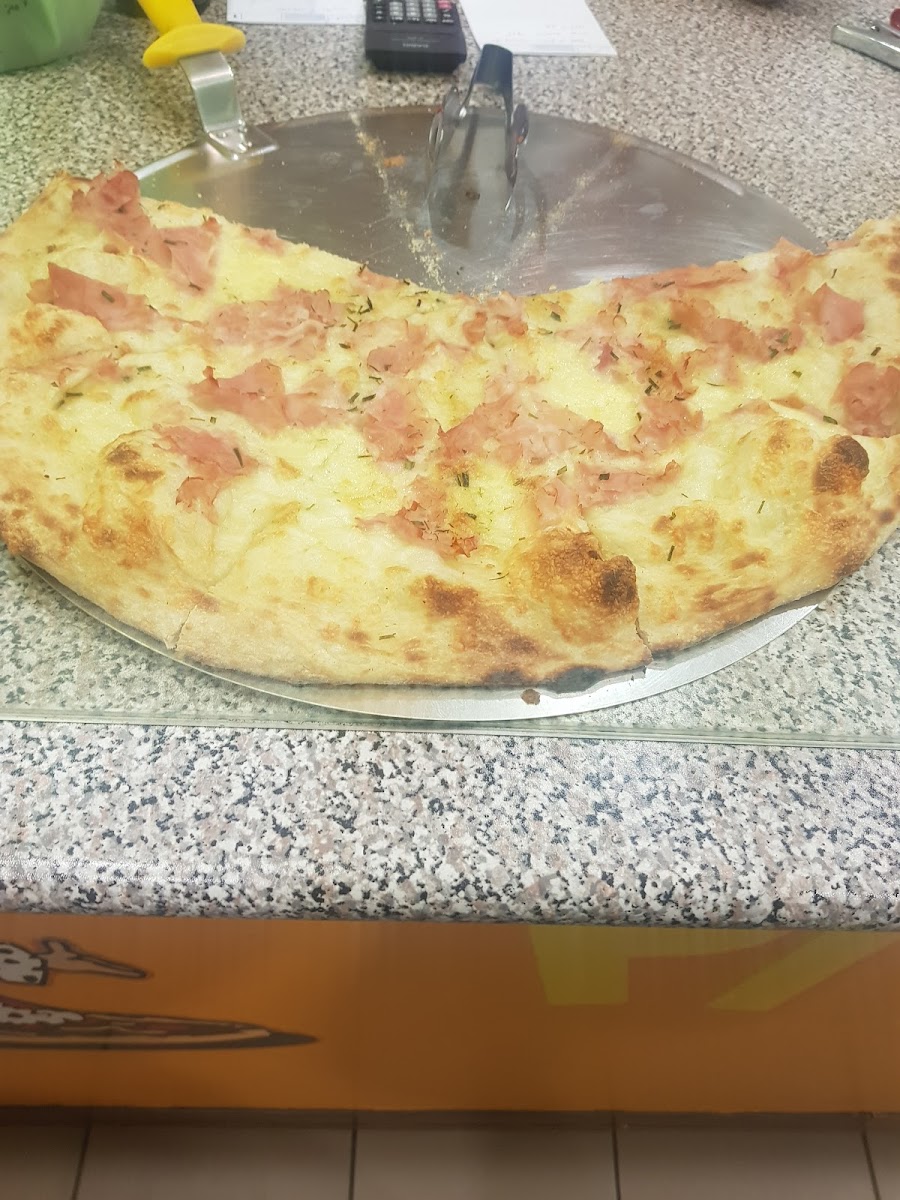 Pizza Reale Photo 10