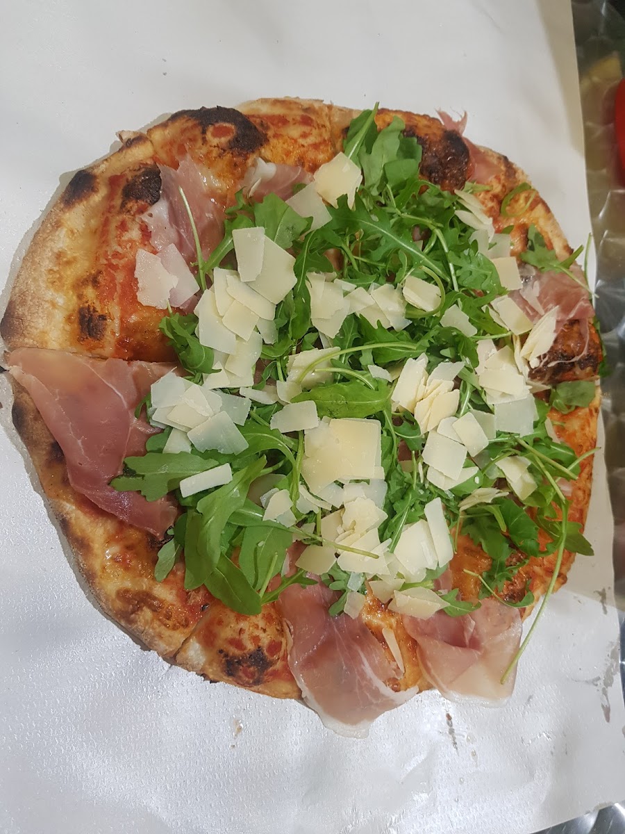 Pizza Reale Photo 5