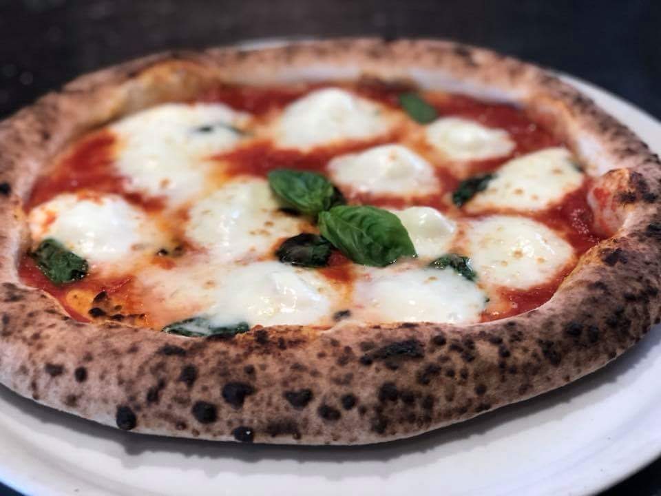 Pizza Reale Photo 9