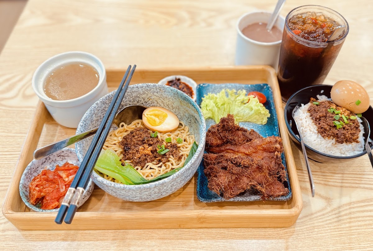 Dragon Noodle 龙须面 All Season Place Photo 3
