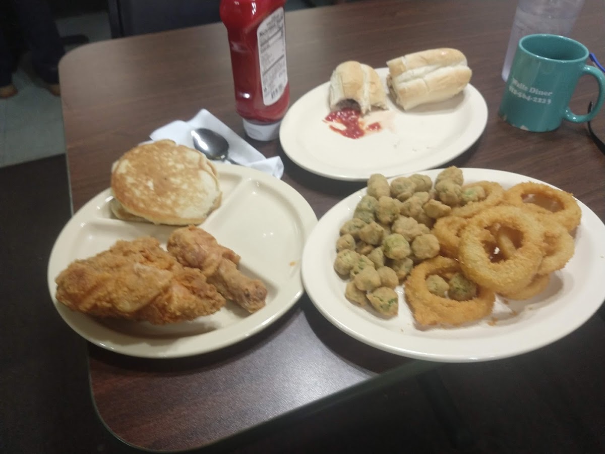 Wall's Diner Photo 3