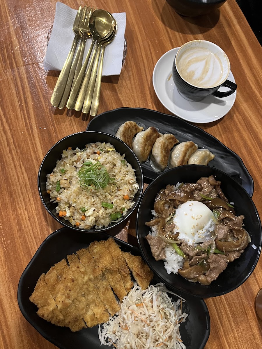 RED Fusion Bistro Photo 5