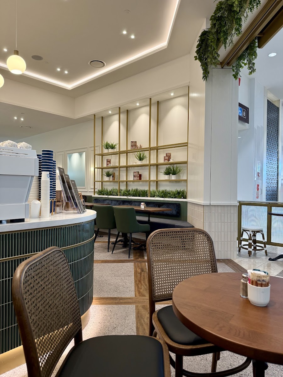Majestic Cafe - Riccarton Photo 7