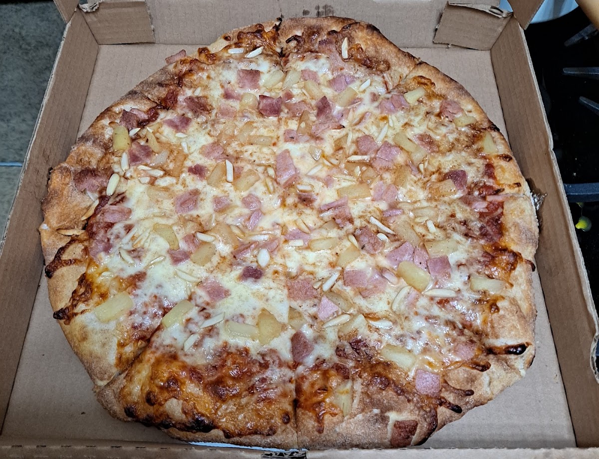 Mike's Pizza Photo 5