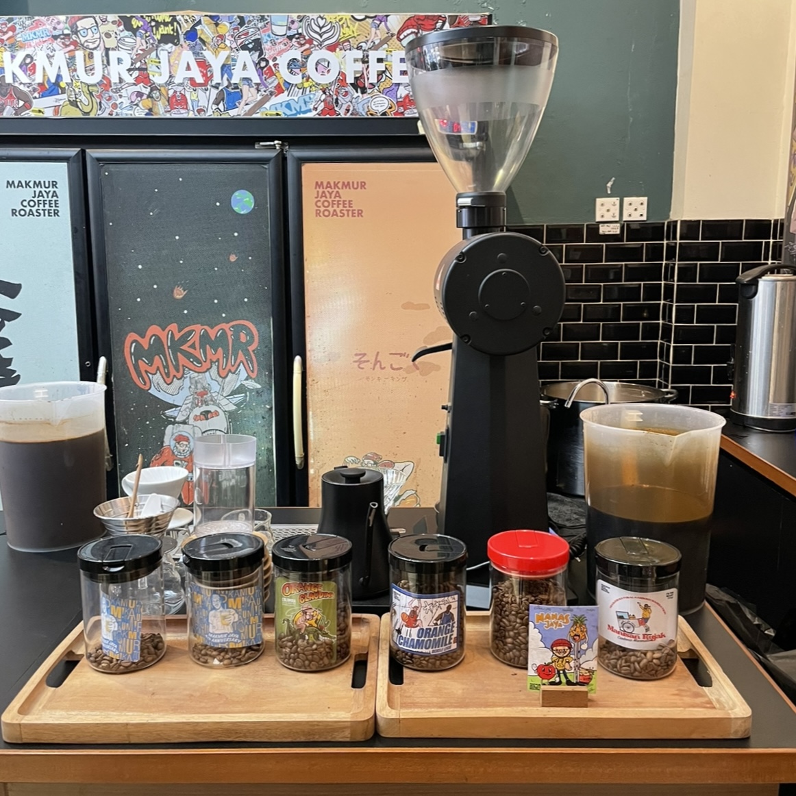 Makmur Jaya Coffee Roasters - Lengkong Besar Photo 10