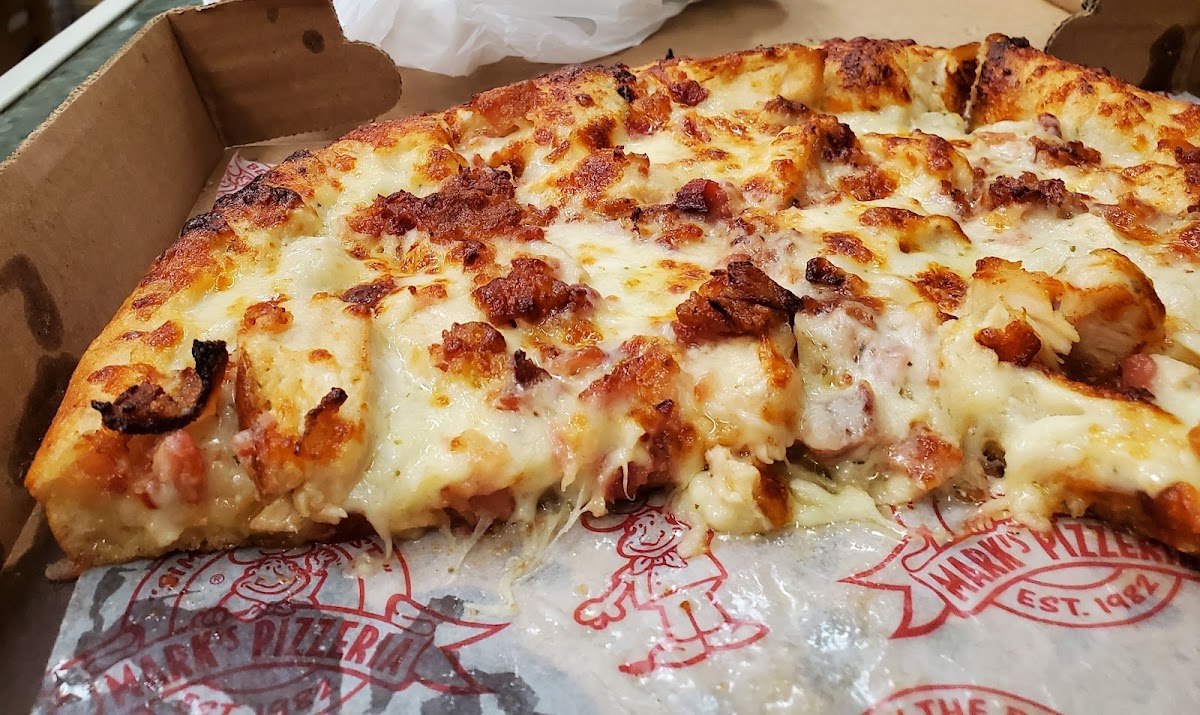Mark's Pizzeria Photo 7