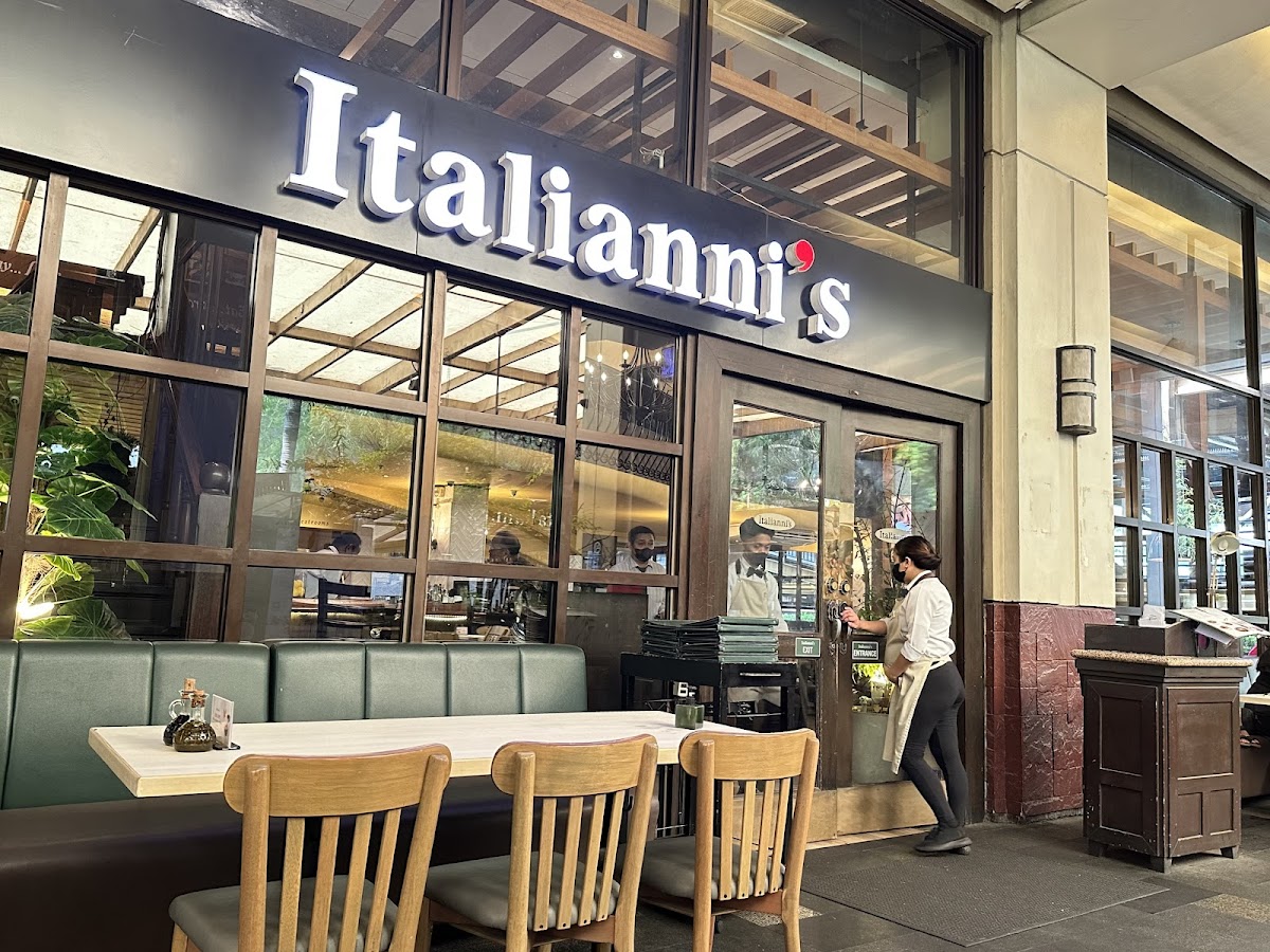 Italianni's Restaurant Photo 1