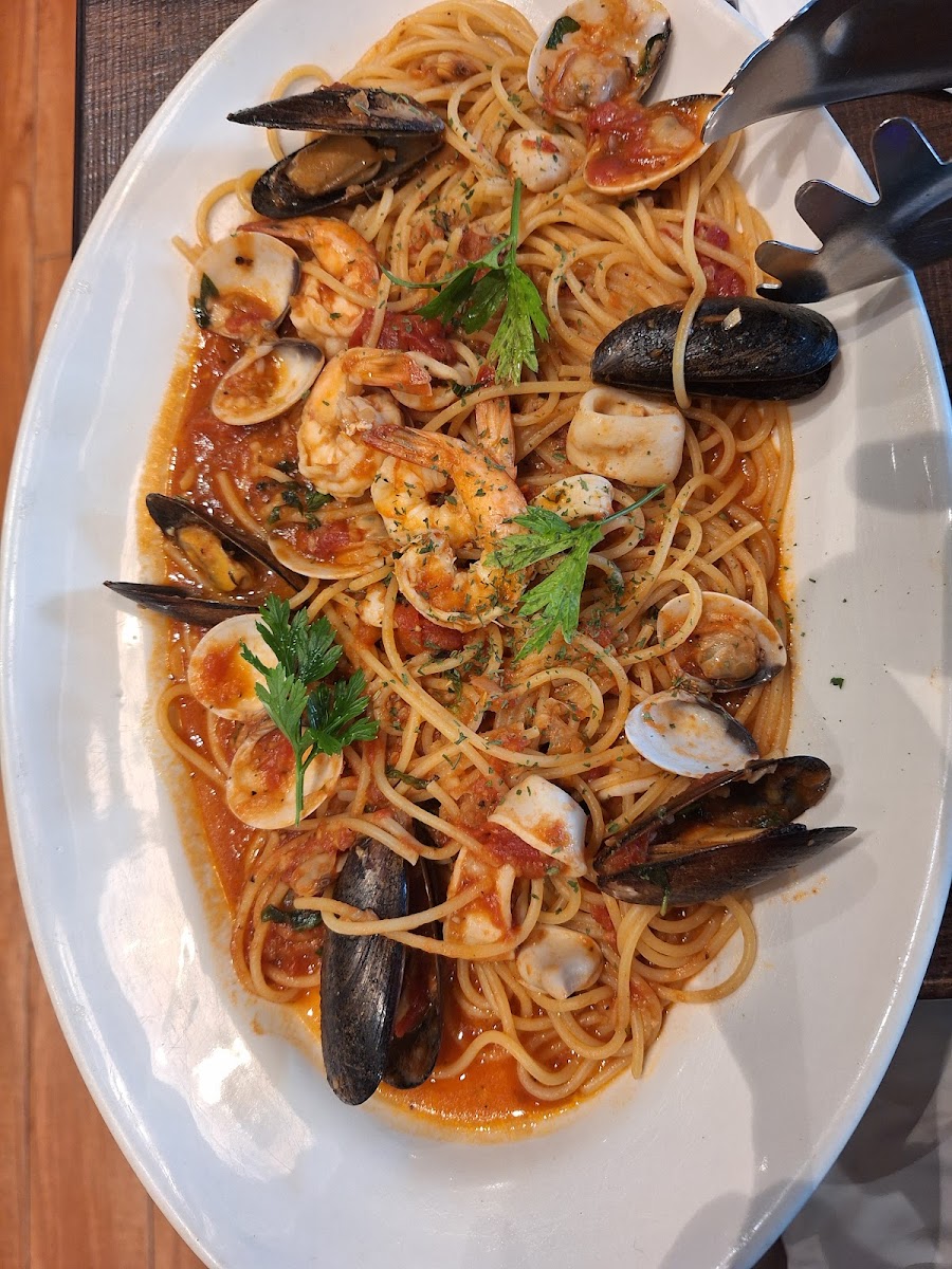Italianni's Restaurant Photo 7
