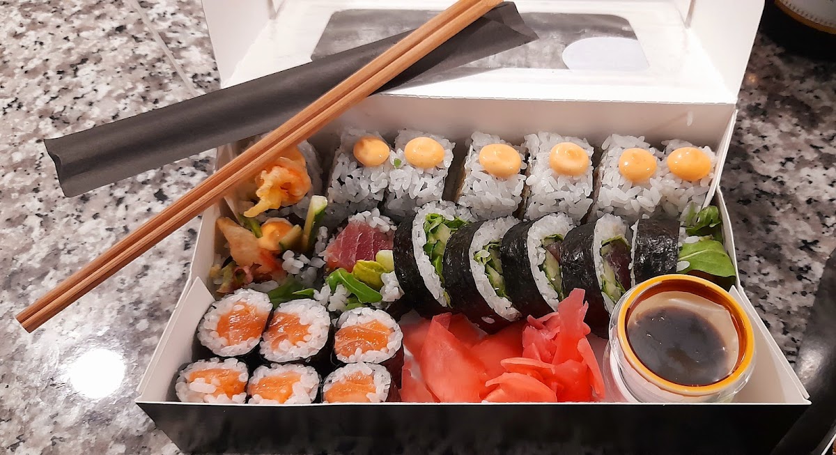 YuuKoKo Sushi Photo 5