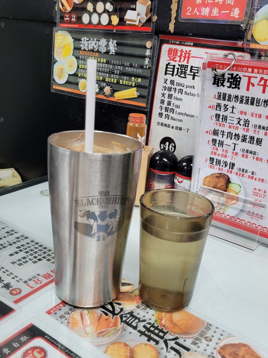 Chrisly Cafe Photo 6
