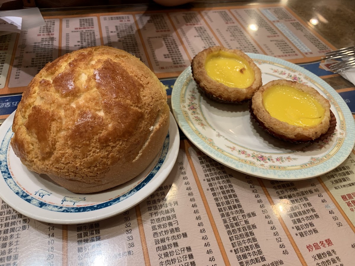 Chrisly Cafe Photo 8