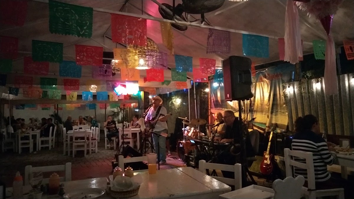 El Rodeo Photo 2