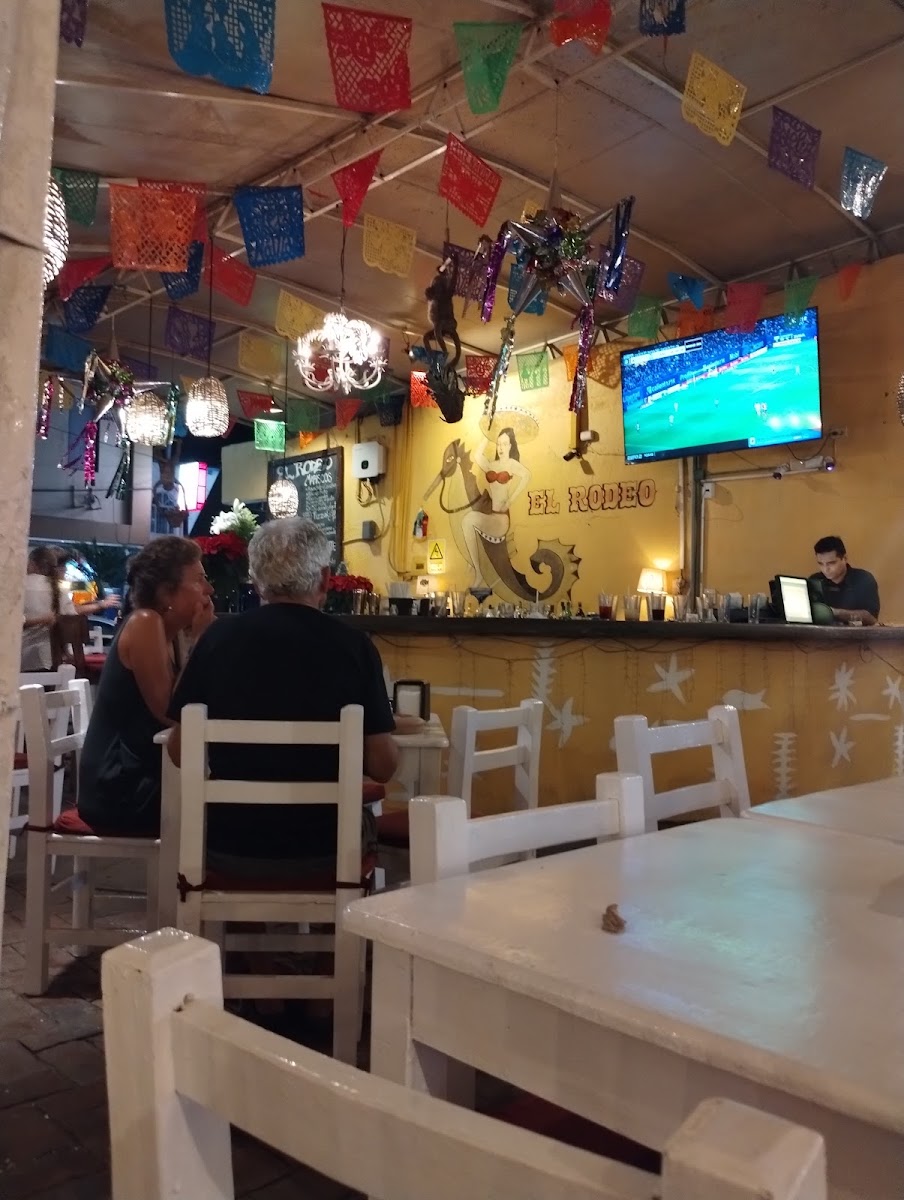 El Rodeo Photo 4