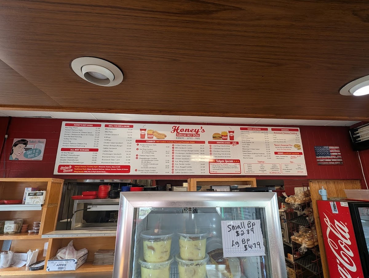 Honey’s Famous Hotdogs Photo 4