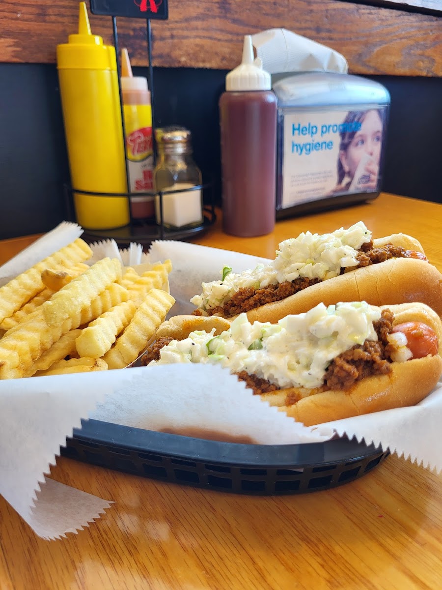 Honey’s Famous Hotdogs Photo 7