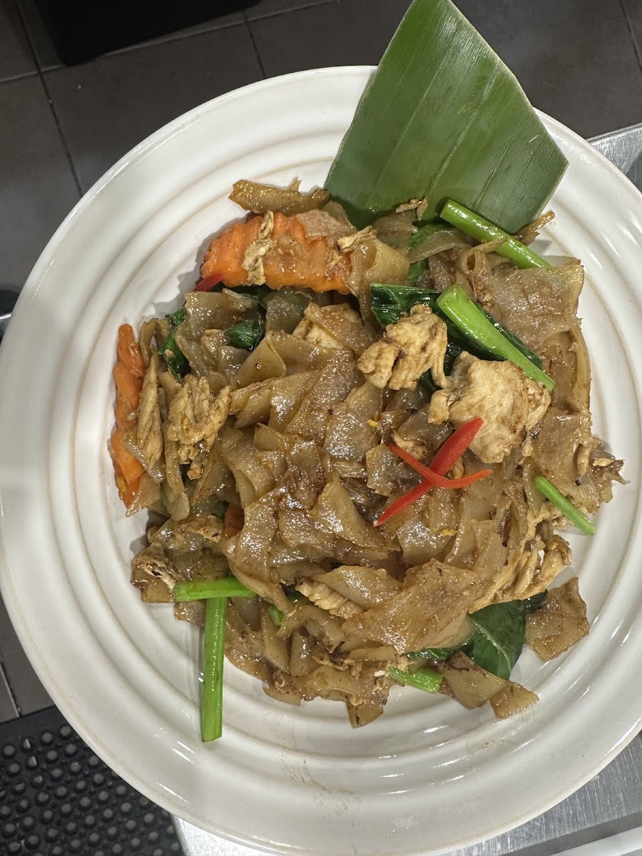 Lisarow Thai Photo 2