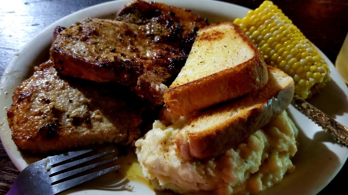 Saddleback Steakhouse Photo 10