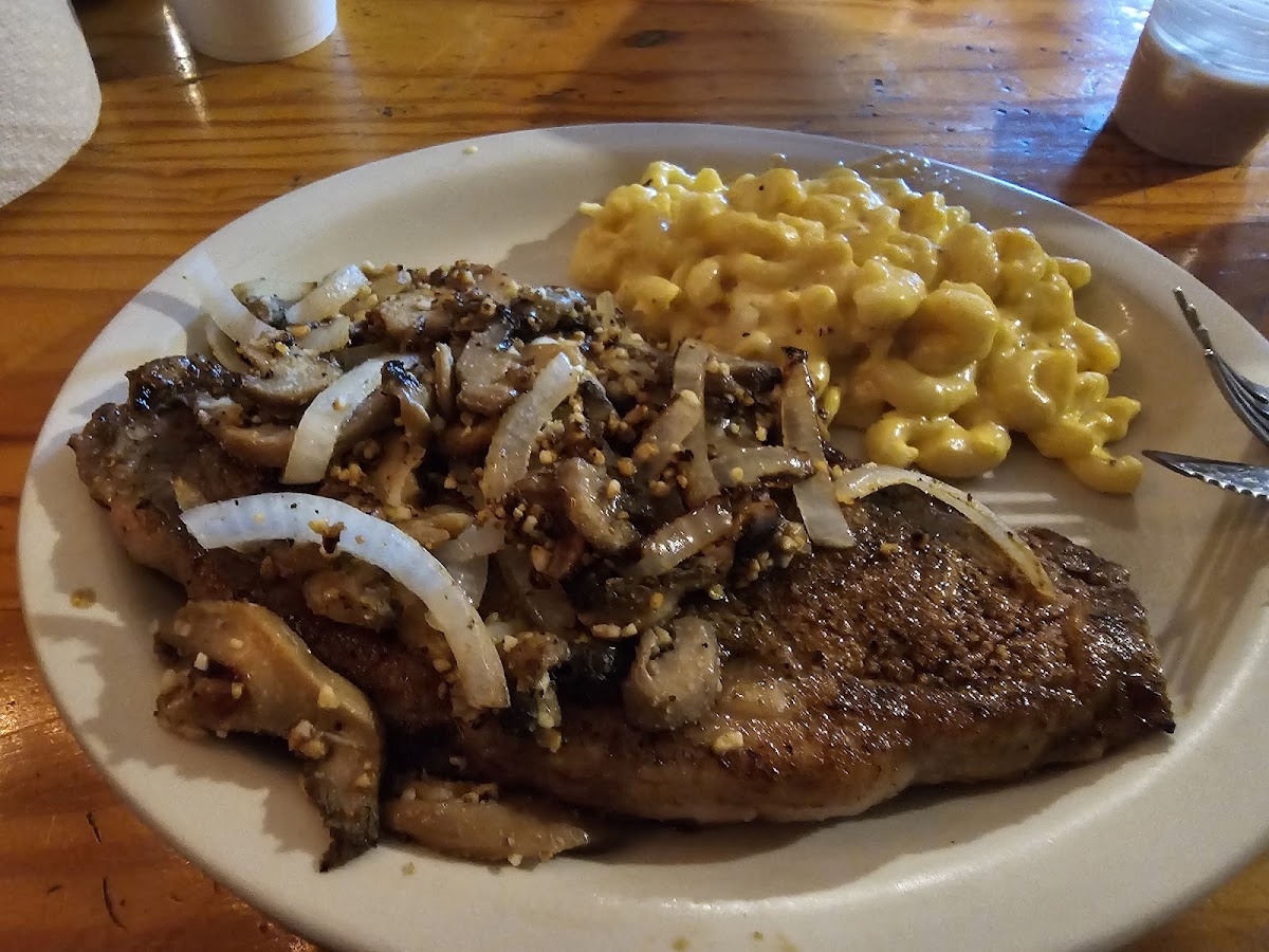 Saddleback Steakhouse Photo 2