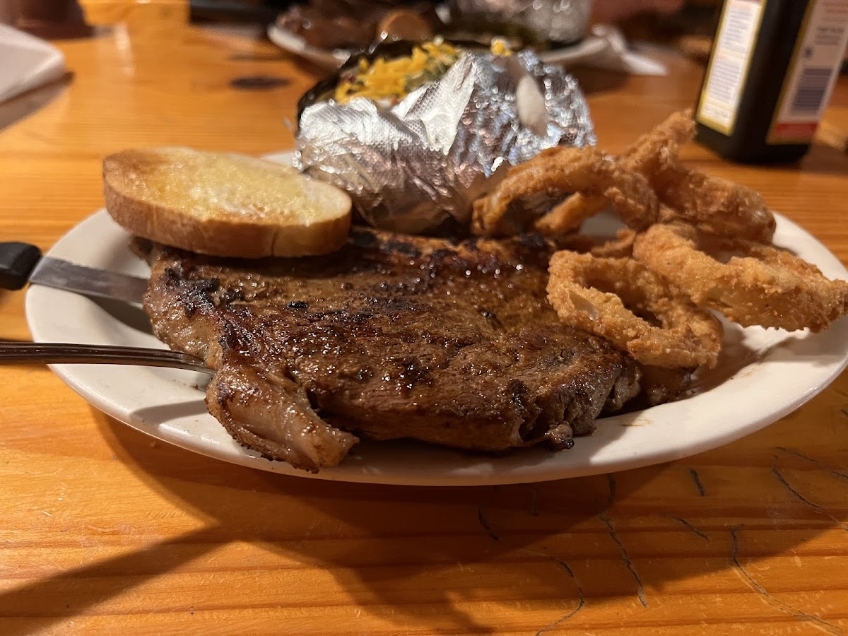 Saddleback Steakhouse Photo 9