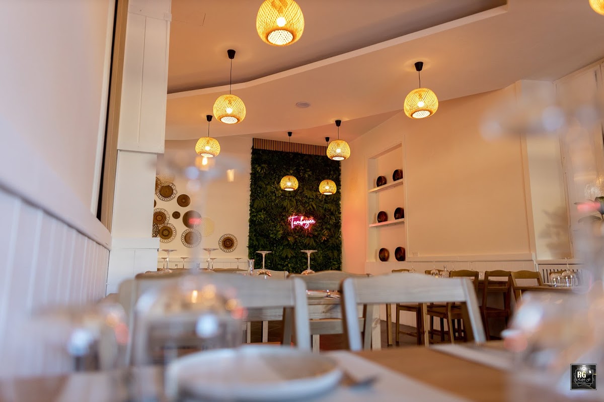 Tambayan - Filipino Restaurant & Cocktail Bar