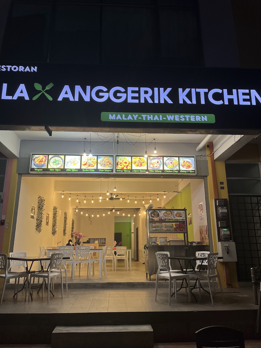 La Anggerik Kitchen Photo 8