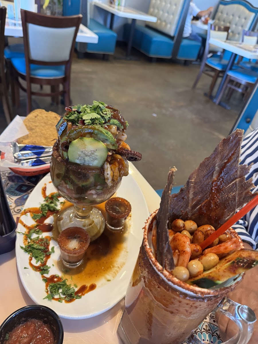 LOS PLEBES SEAFOOD & GRILL Photo 3